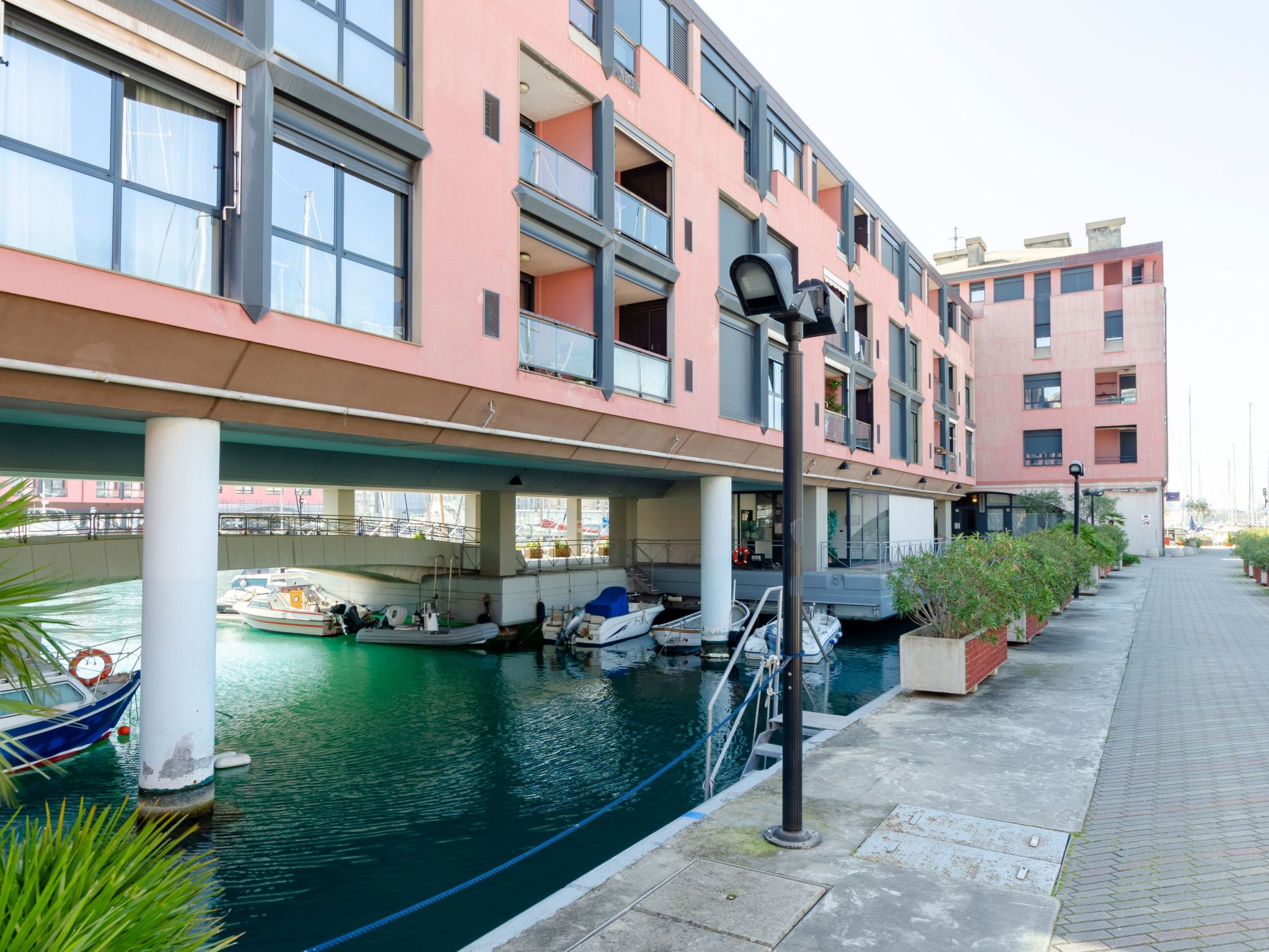 Dock of the Bay Genova, 2b 1b, 2 garage e balcone-Image-tags.info