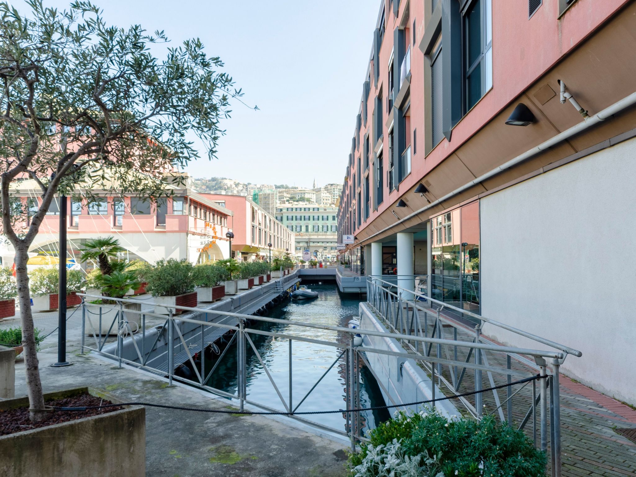 Dock of the Bay Genova, 2b 1b, 2 garage e balcone-Image-tags.info