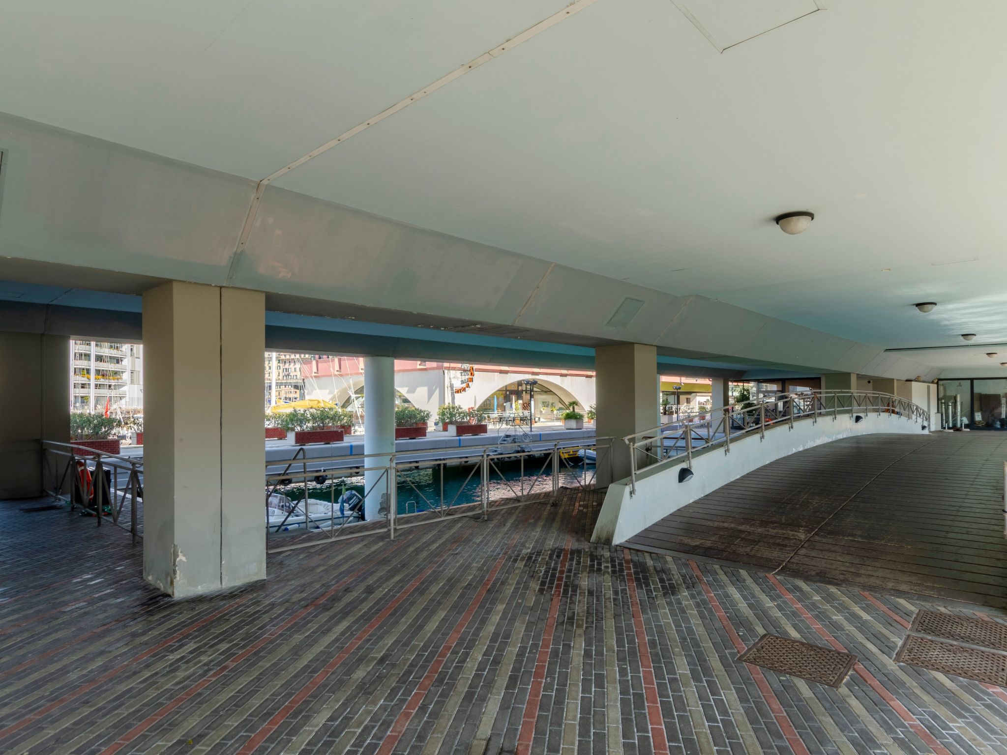 Dock of the Bay Genova, 2b 1b, 2 garage e balcone-Image-tags.info