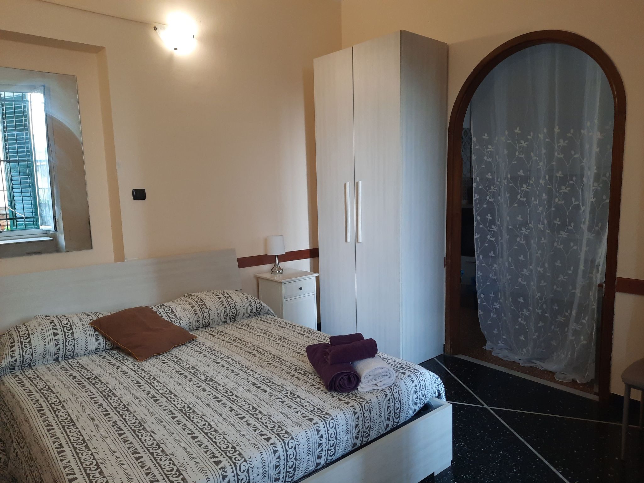 Für 4 Personen ca. 70 m&sup2; in Genua, Norditalien (Ligurien)-Image-tags.info