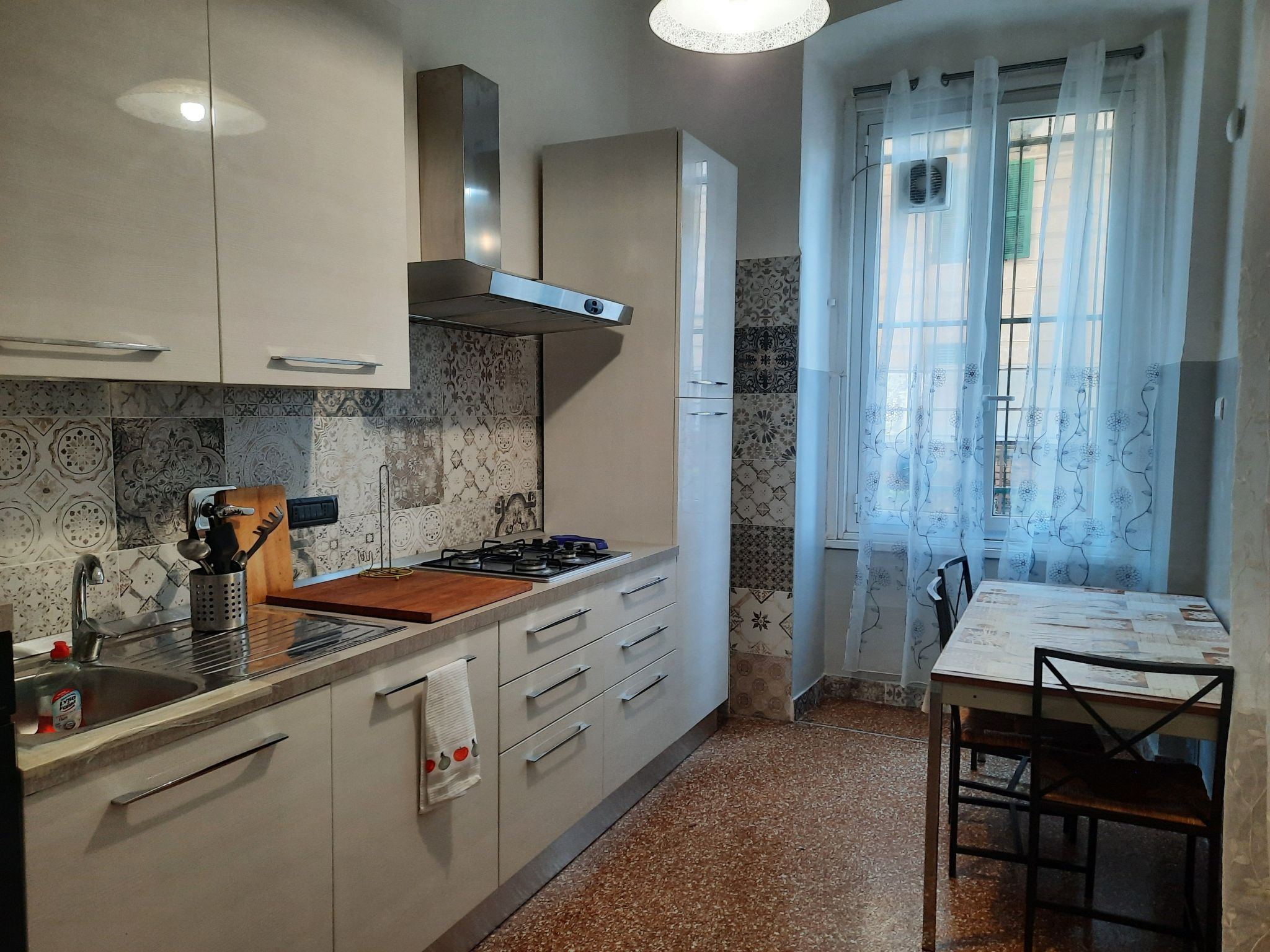 Für 4 Personen ca. 70 m&sup2; in Genua, Norditalien (Ligurien)-Image-tags.info