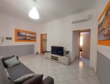 Casa Rina: Authentiek appartement in het bruisende hart van Genua, 74m² - thumbnail 2