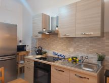Casa Rina: Authentiek appartement in het bruisende hart van Genua, 74m² - thumbnail 3