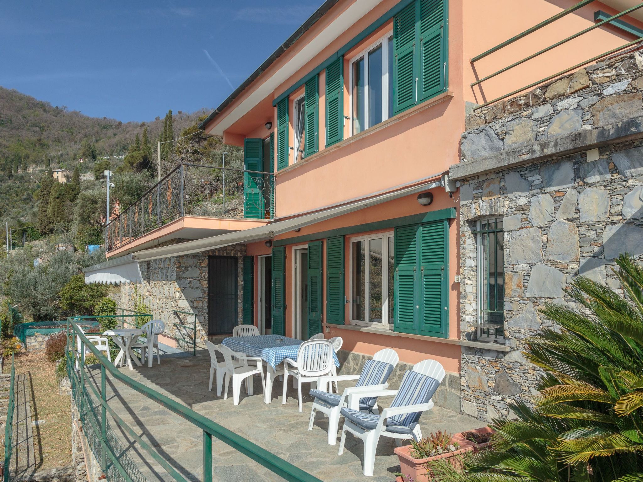 Vakantiehuis met omheinde tuin in Recco (Italië) 1 hond is welkom