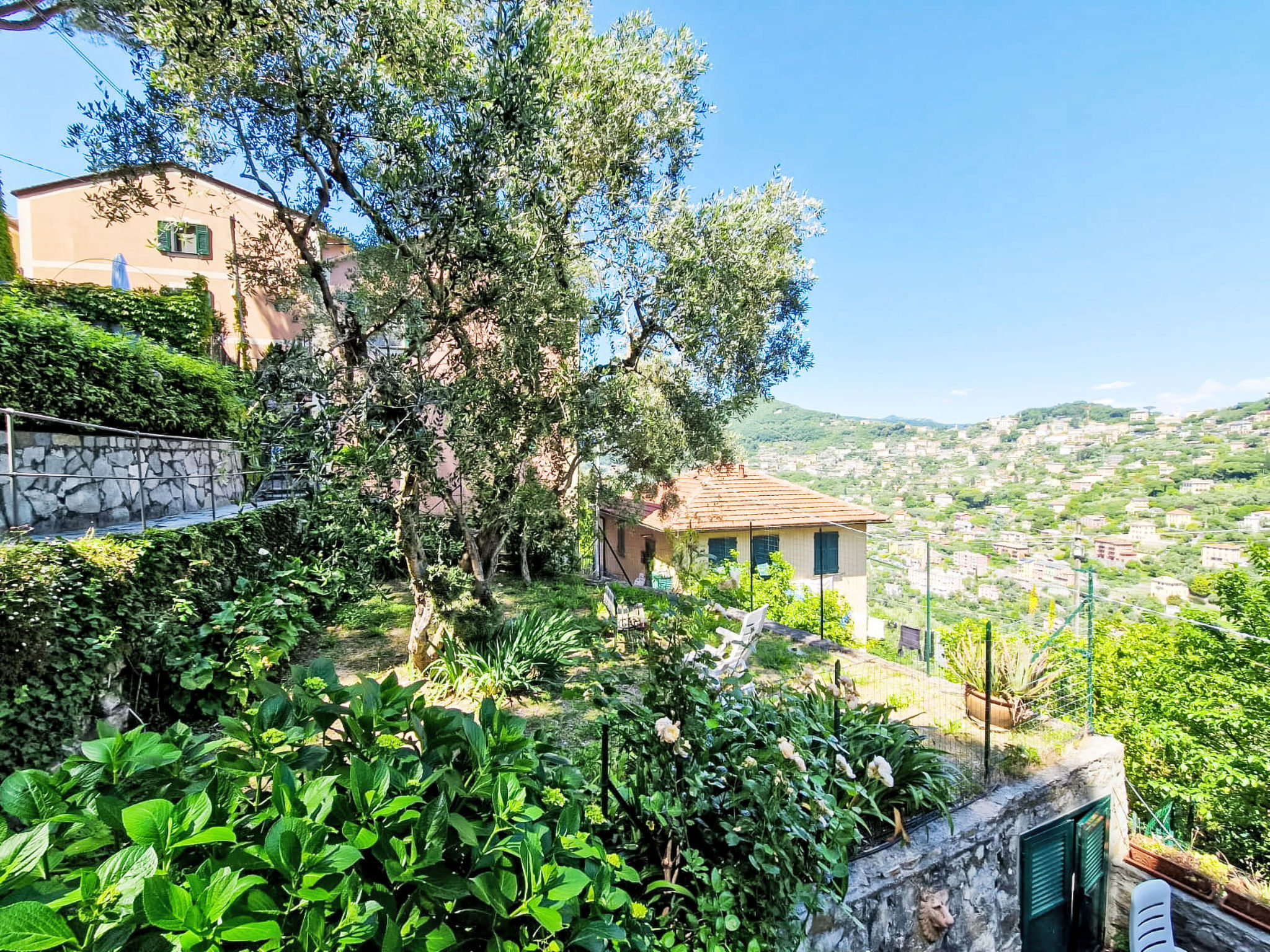 Ein Garten auf Camogli von Holiday World - Buiten