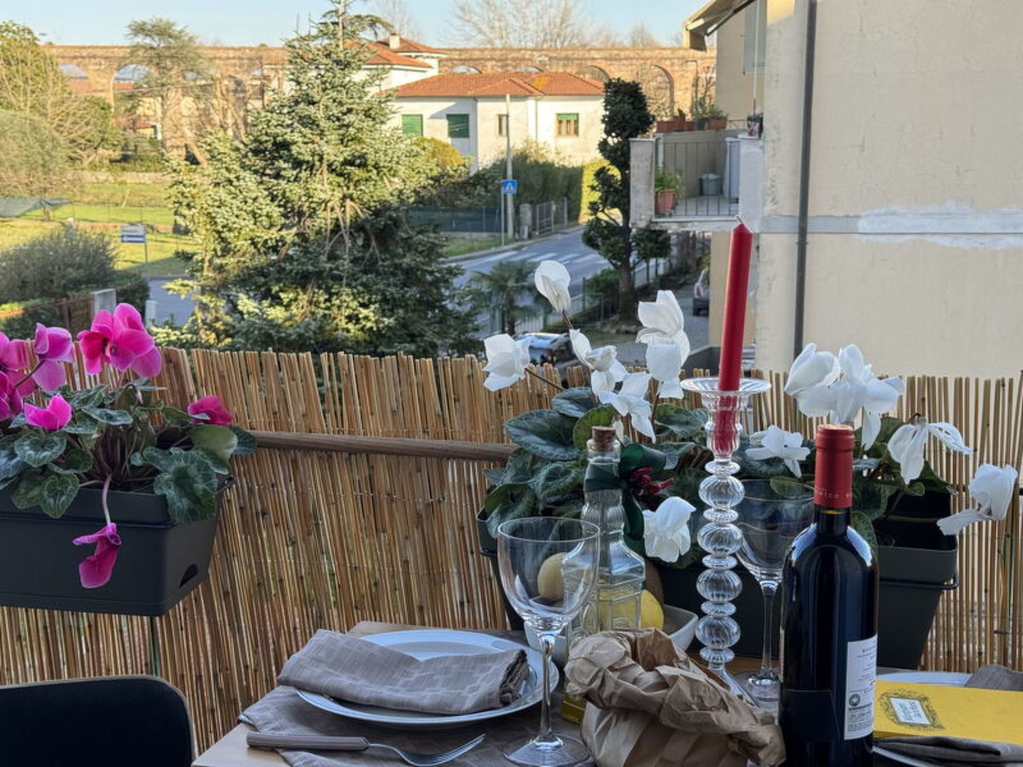 Sto Bene Qua - Draußen
