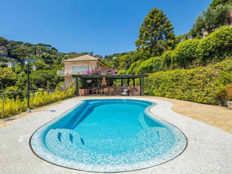 Search and Stay destination Rapallo, Liguria - Italy from AU$ 497. Aldo