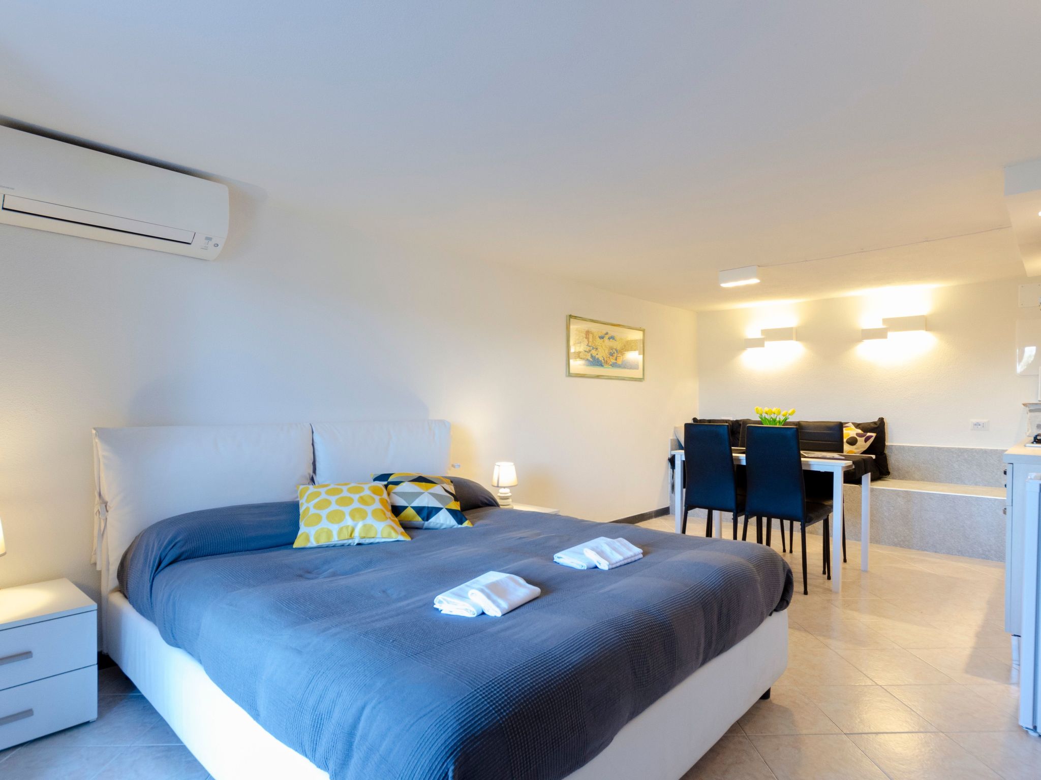 Einzimmerwohnung mit Terrasse und Blick auf den Berg-Image-tags.info