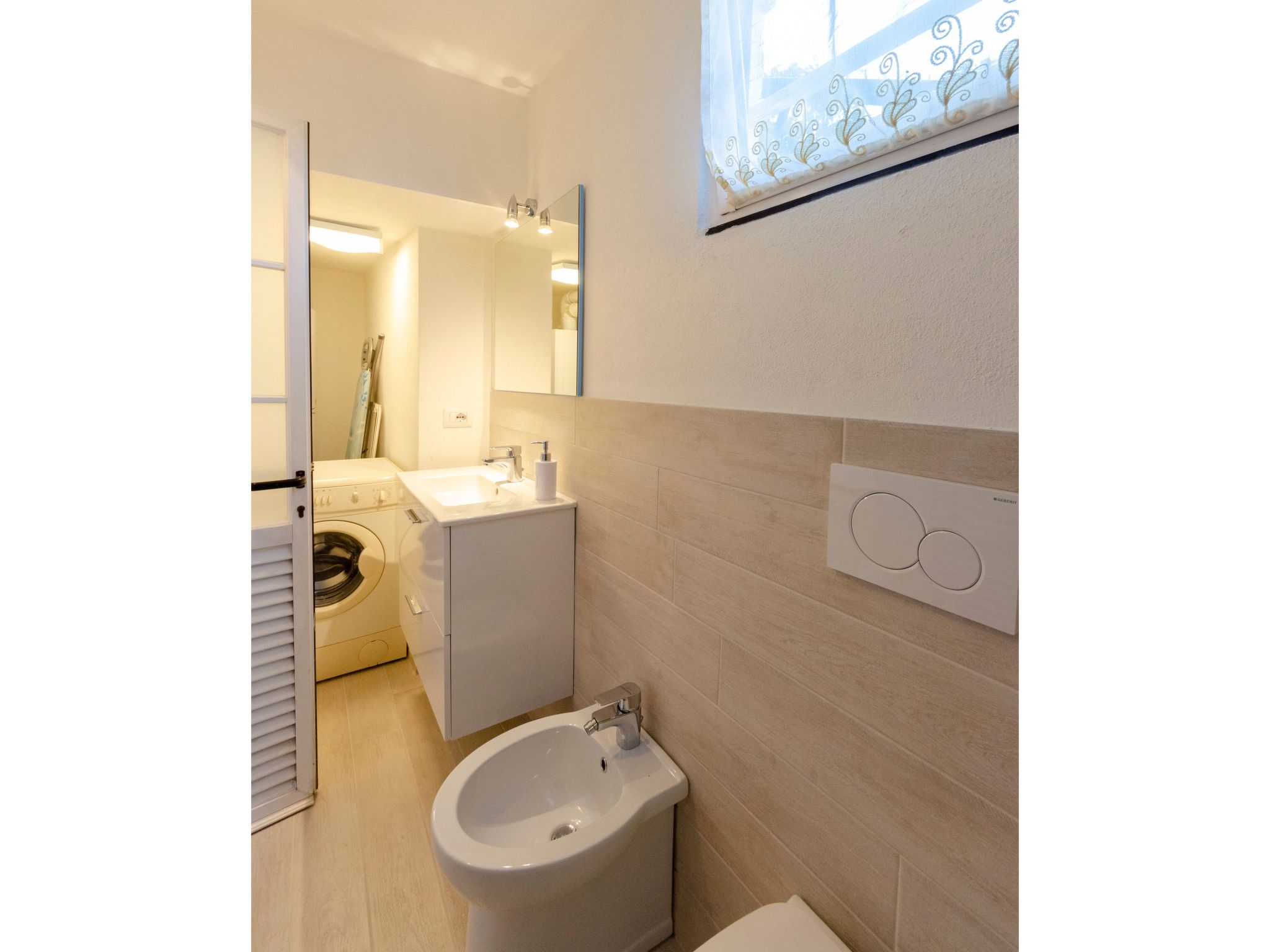 Einzimmerwohnung mit Terrasse und Blick auf den Berg-Image-tags.info