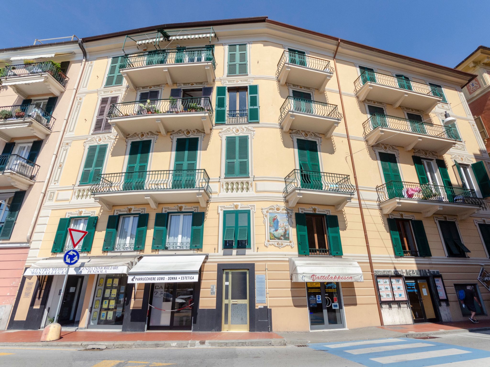 Charmante Wohnung mit Meerblick und Garage