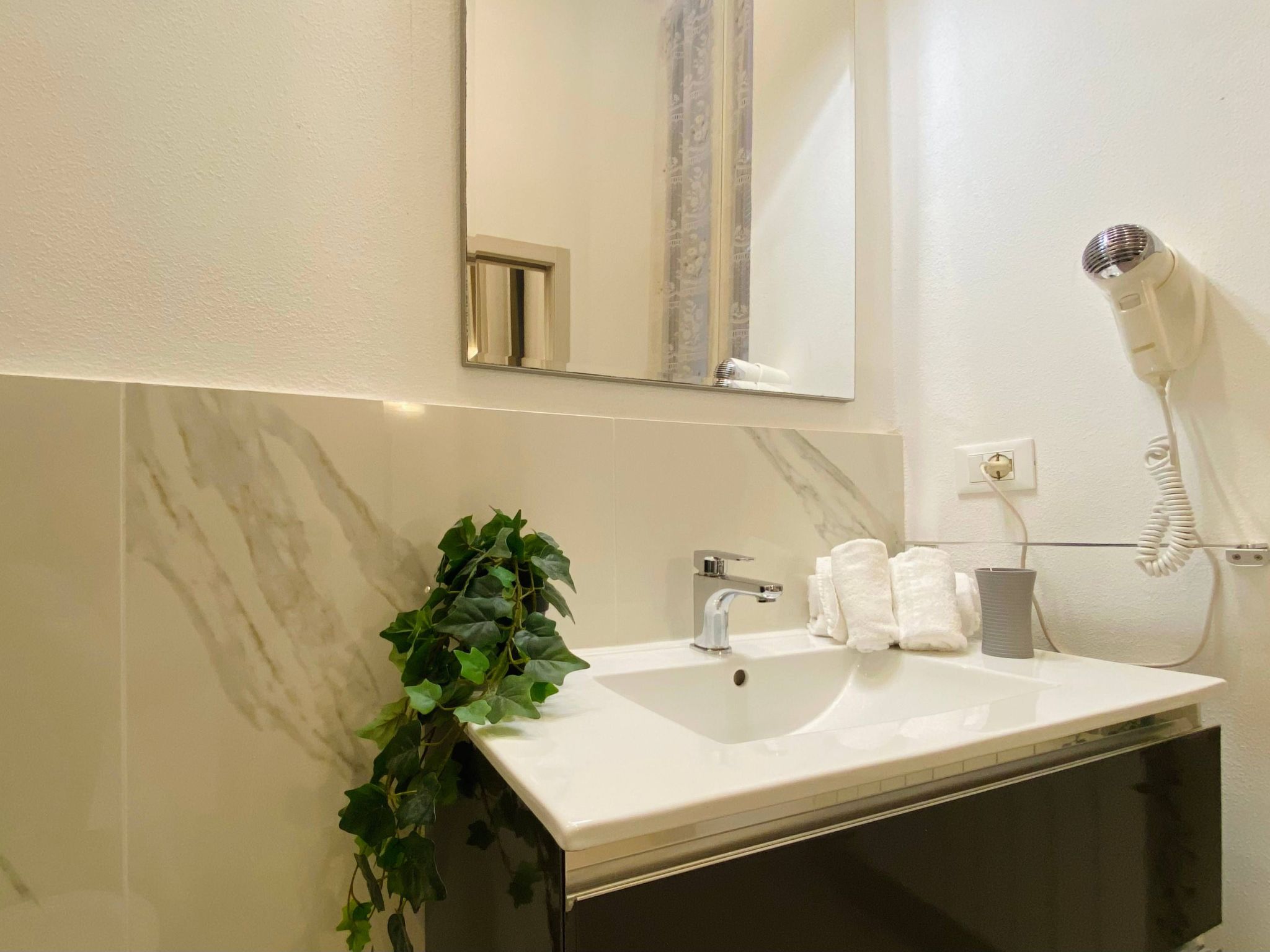 Charmante Wohnung mit Meerblick und Garage-Image-tags.info