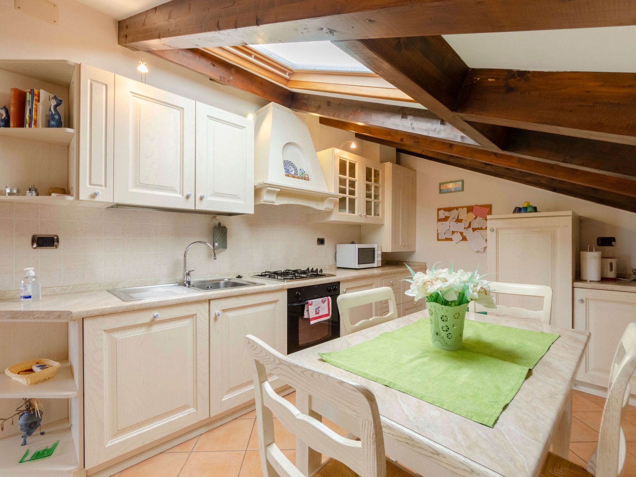 Ca du Pescou Charmantes Dachgeschoss in San Massimo-Image-tags.info