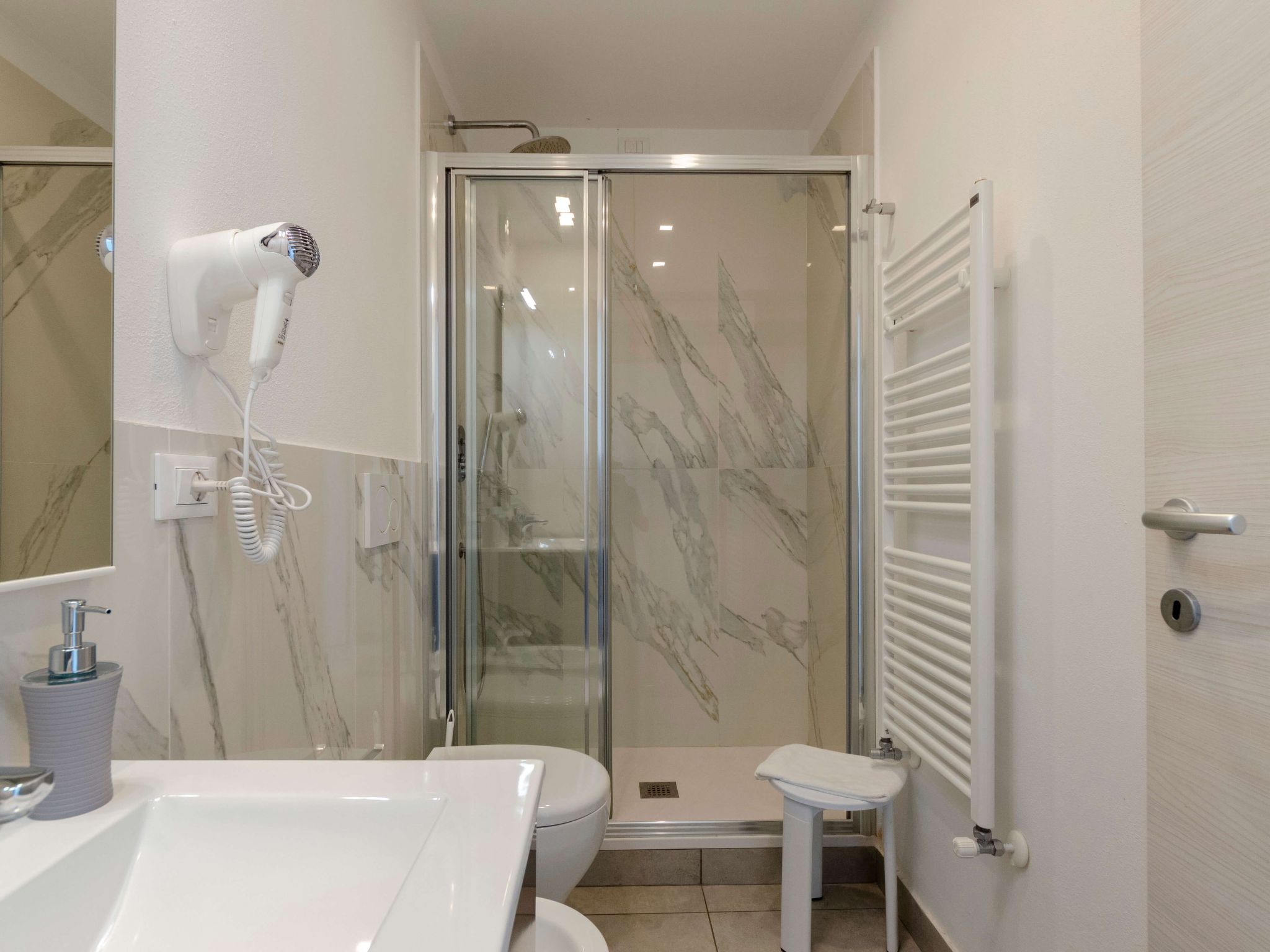 Wohnung mit Meerblick und privater Garage-Image-tags.info