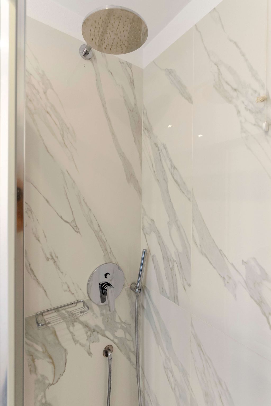 Wohnung mit Meerblick und privater Garage-Image-tags.info