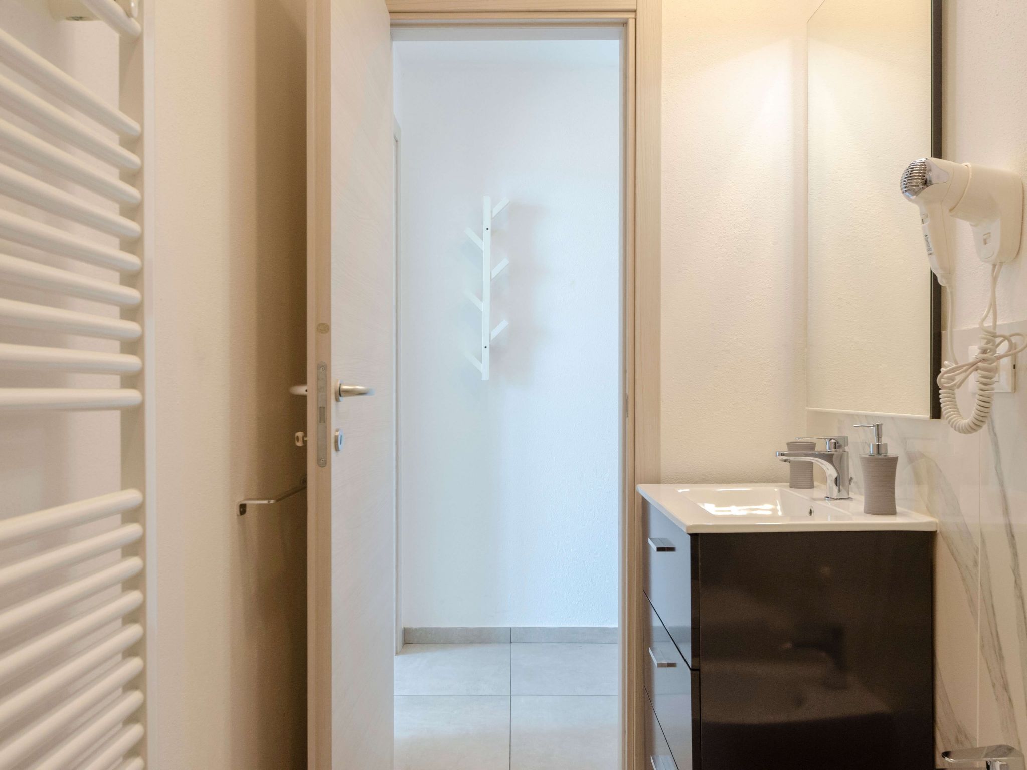 Wohnung mit Meerblick und privater Garage-Image-tags.info