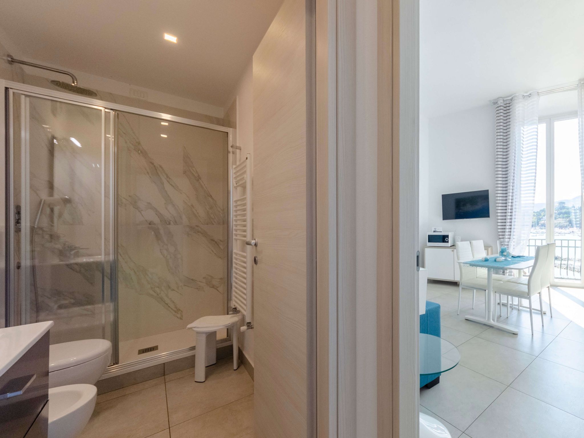 Wohnung mit Meerblick und privater Garage-Image-tags.info