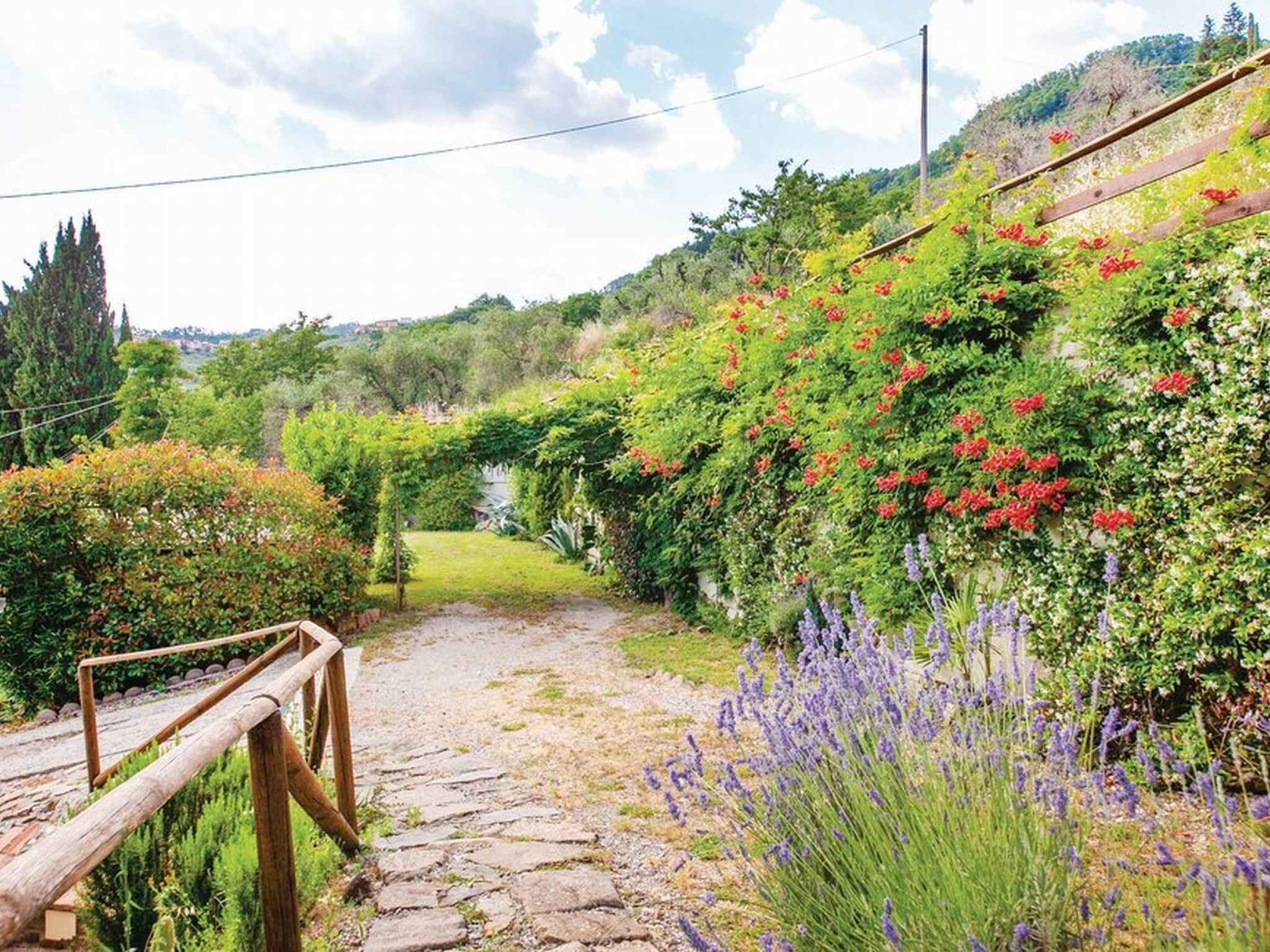 Haus mit Garten, Terrasse, in den Hügeln von Lucca