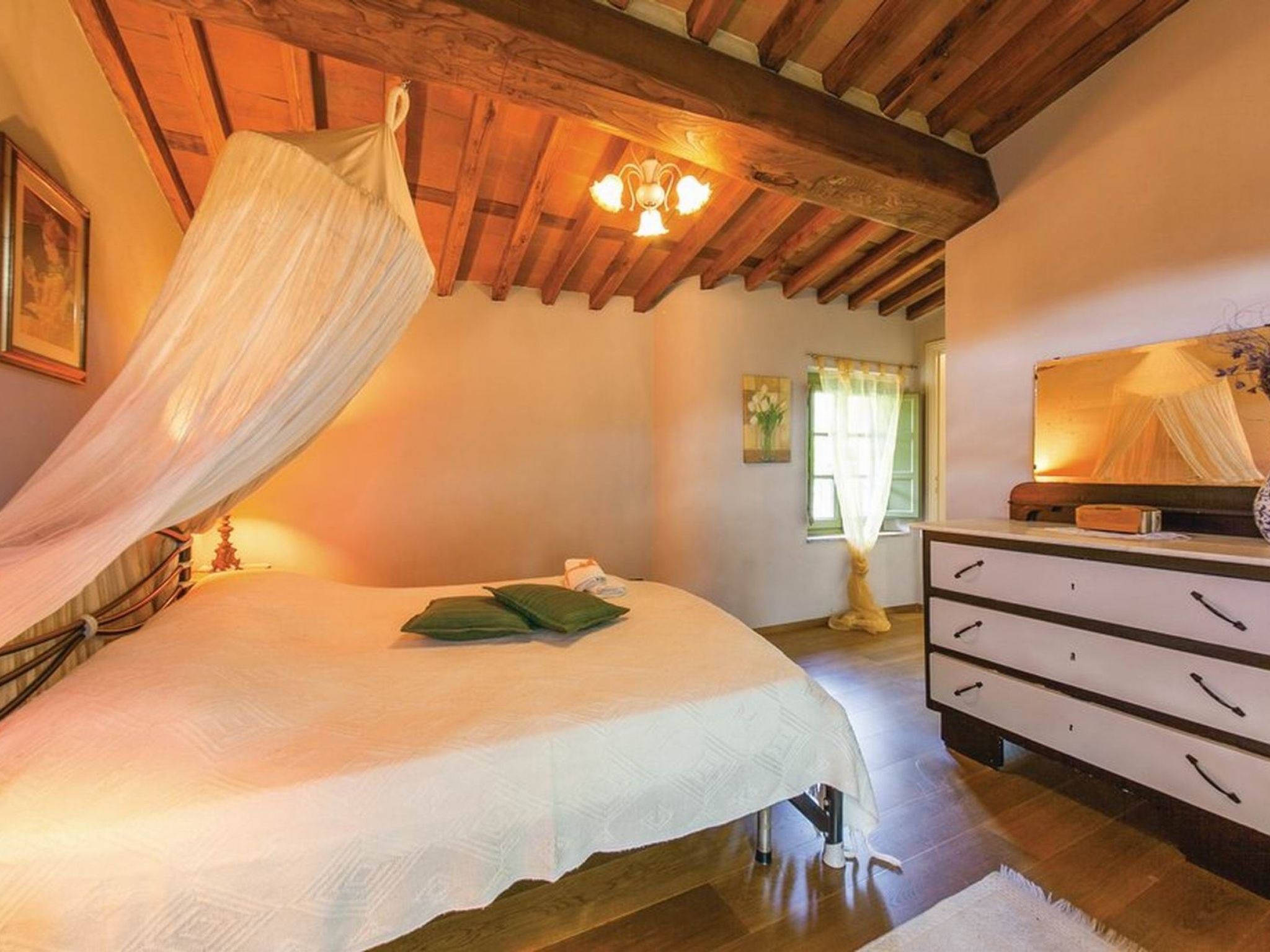 Haus mit Garten, Terrasse, in den Hügeln von Lucca-Drinnen