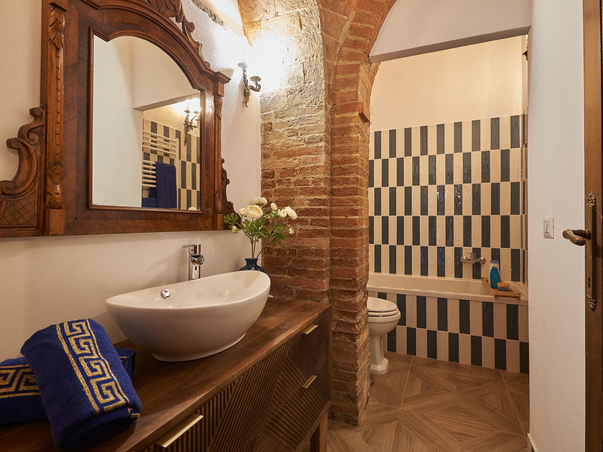 "Gelsomino casteltt"-Binnen