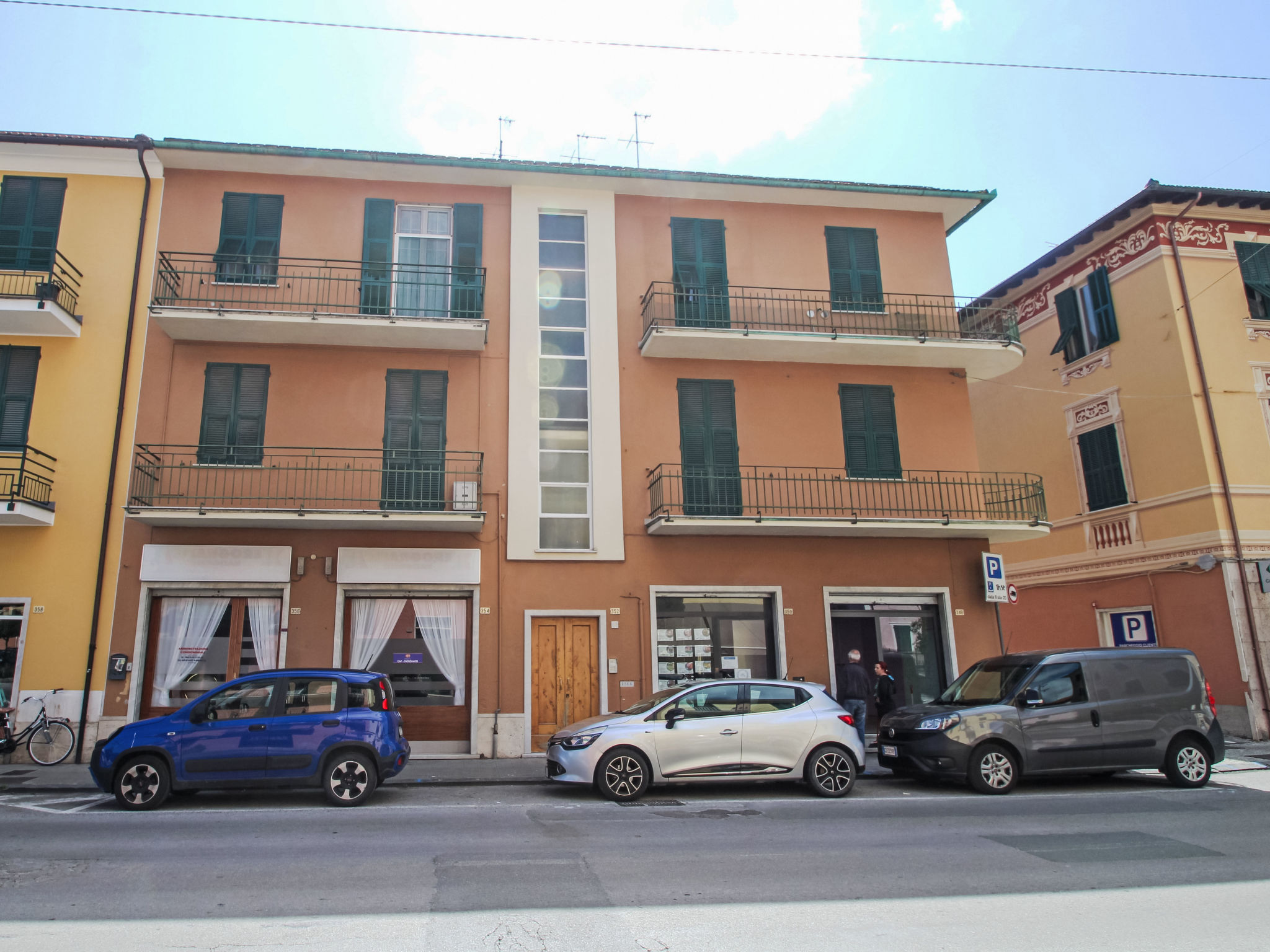 Via Nazionale-Buiten