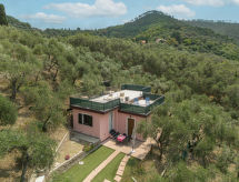 Vrijstaande woning met jacuzzi en tuin op 1 km van strand in Sestri Levante - thumbnail 1