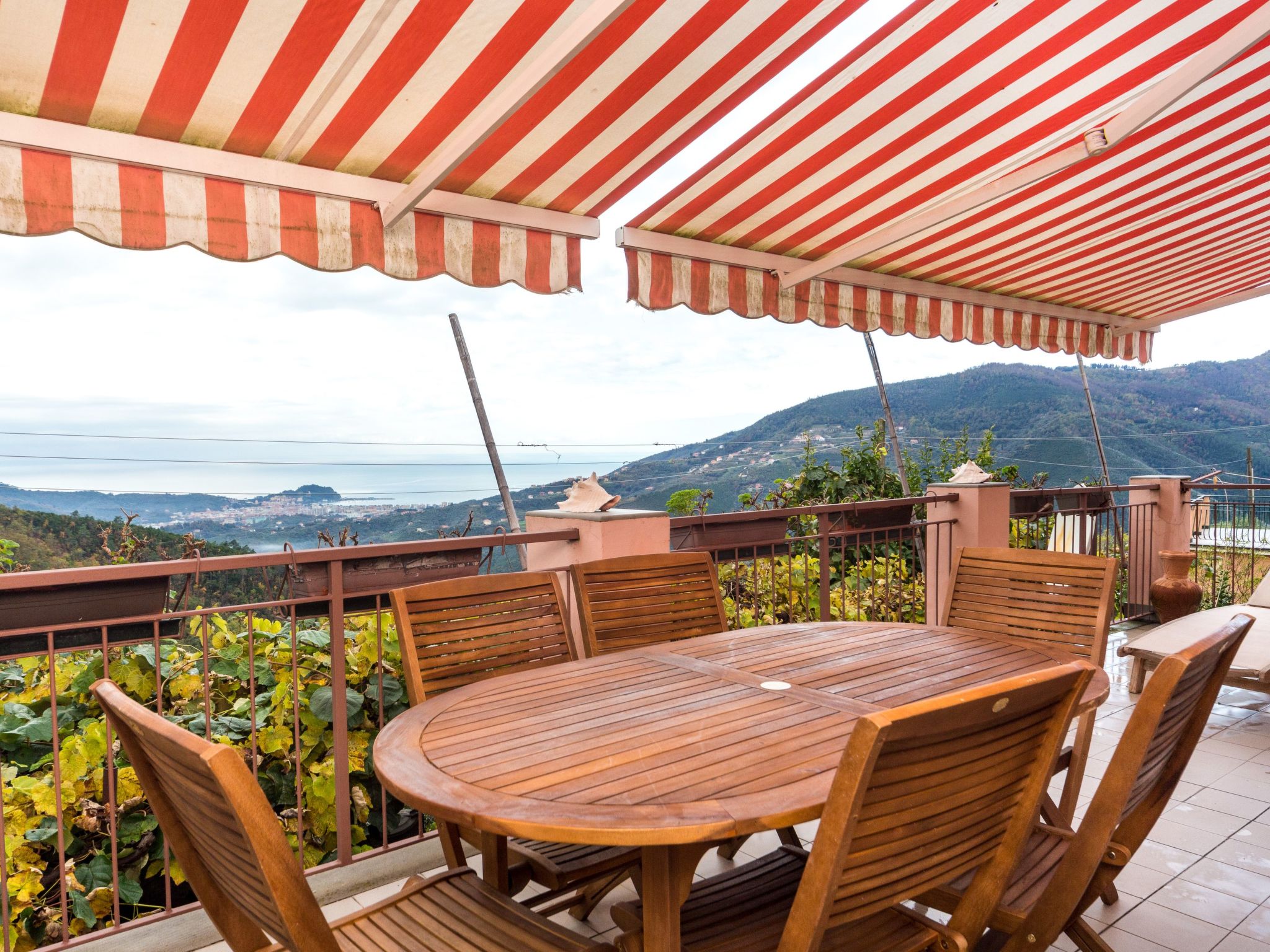 5 Terre Free Shuttle Villa Maremontii mit Pool-Binnen