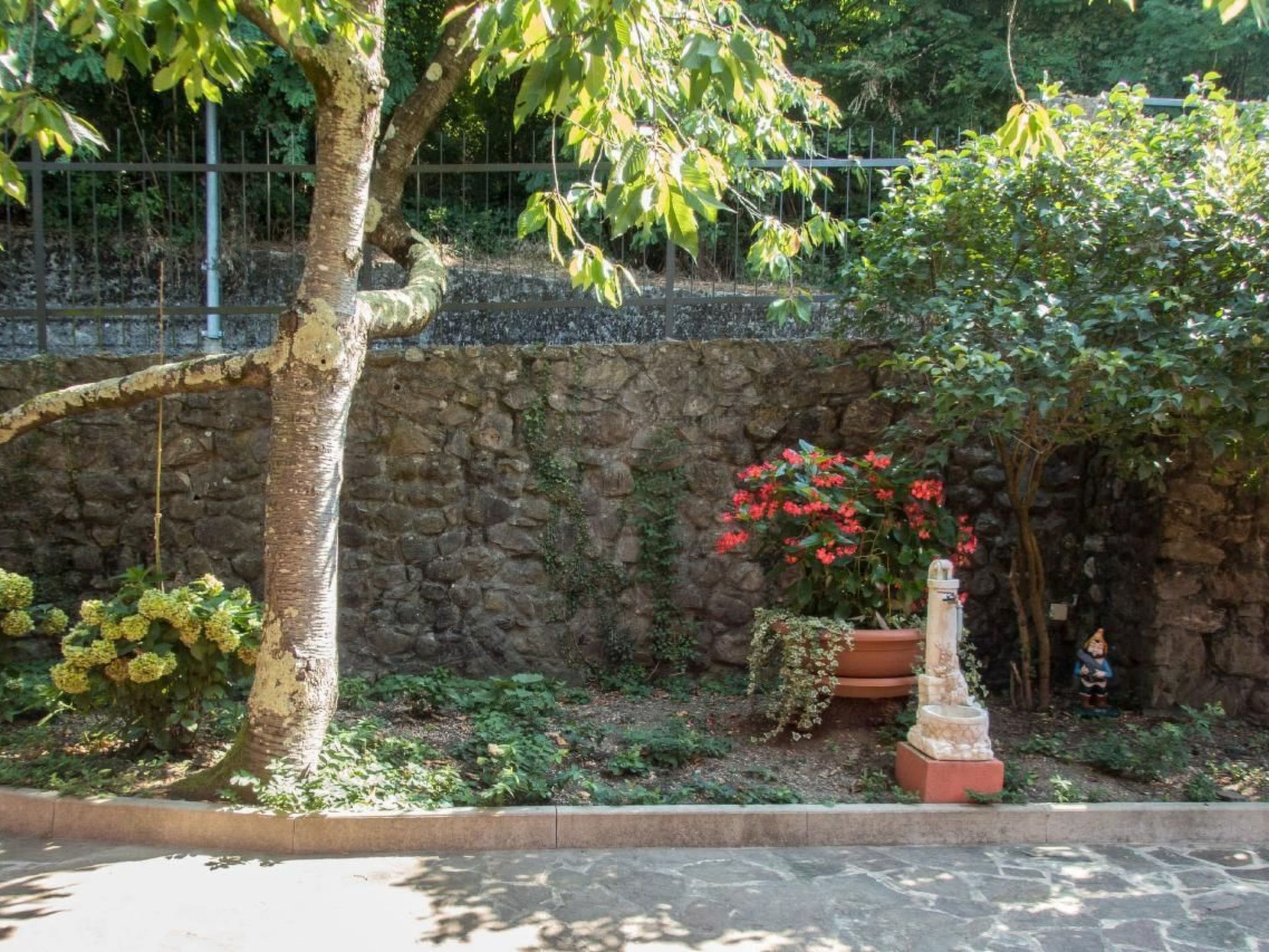 Unabhaengige Wohnung in Velva mit Garten und Grill-Buiten