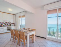 Come il sole all'improvviso: zeezichtappartement in Moneglia, Ligurië - thumbnail 5