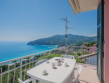 Daniela: Zonnig appartement met zeezicht in Lemeglio, Moneglia - thumbnail 4