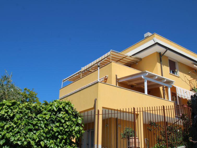 Search and Stay destination Moneglia, Liguria - Italy from AU$ 217. Orizzonte