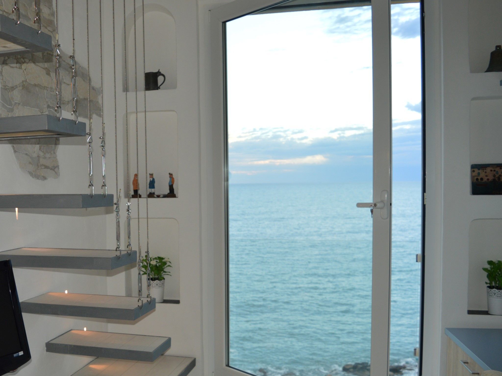 Charmantes Appartement in Moneglia mit Großer Terrasse