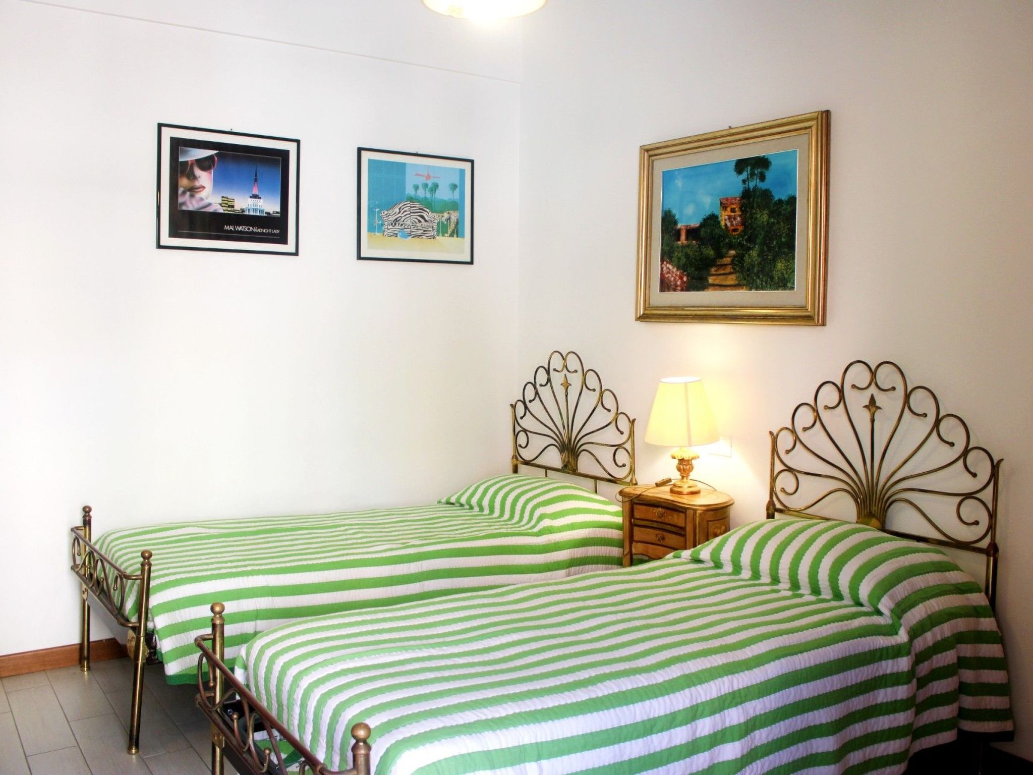 Sehr zentral mit Parkmöglichkeit-Inside