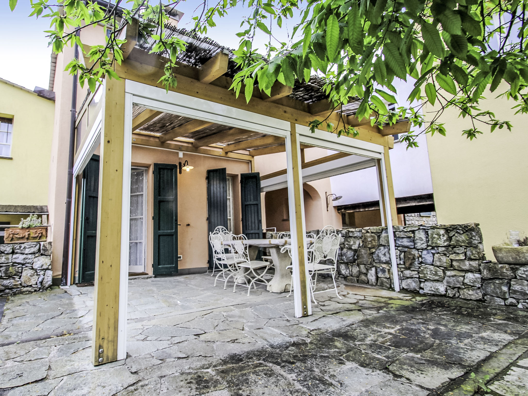 Casa Bianca-Outside