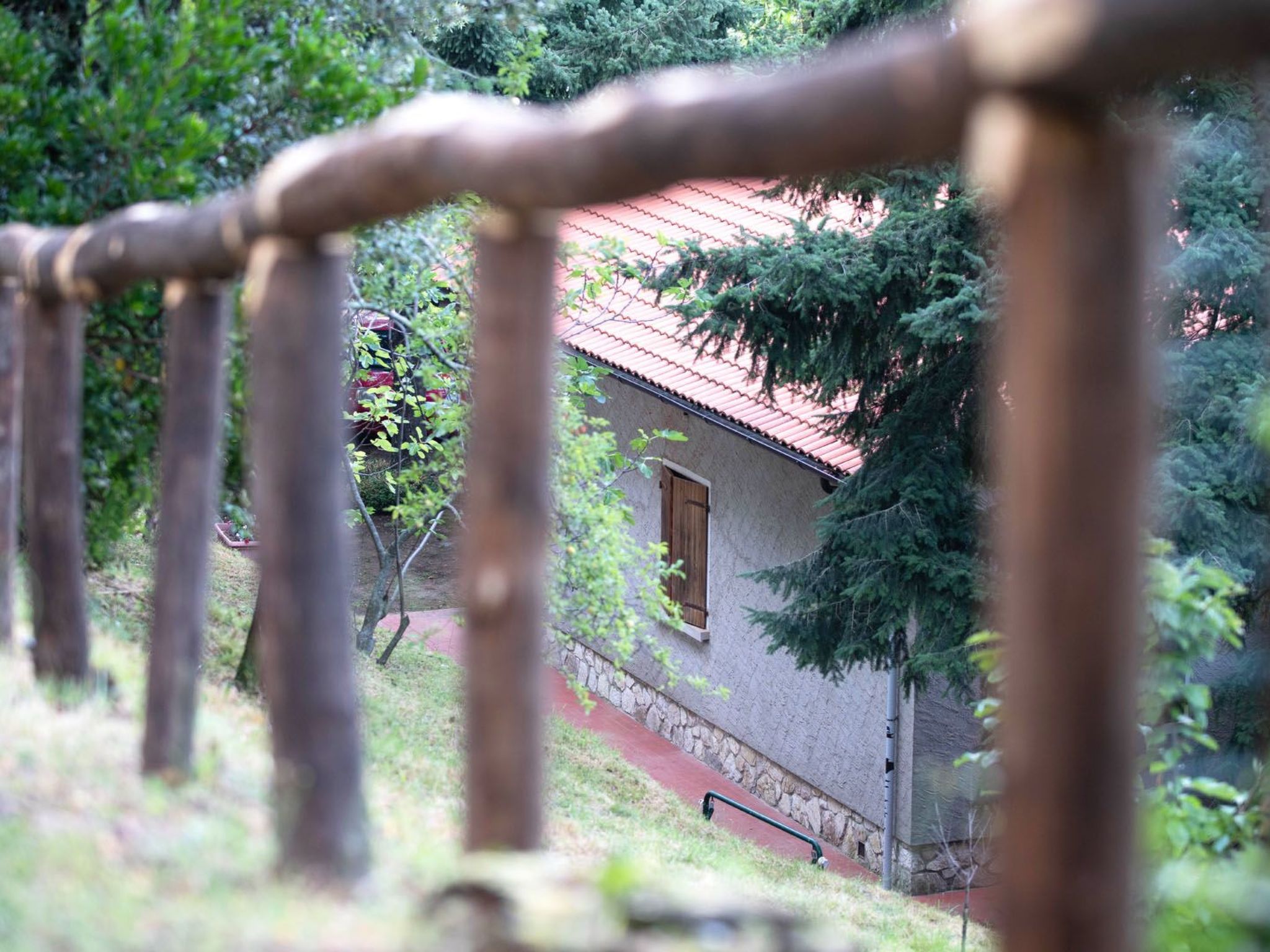 Haus inmitten der Natur mit Schwimmbad-Binnen