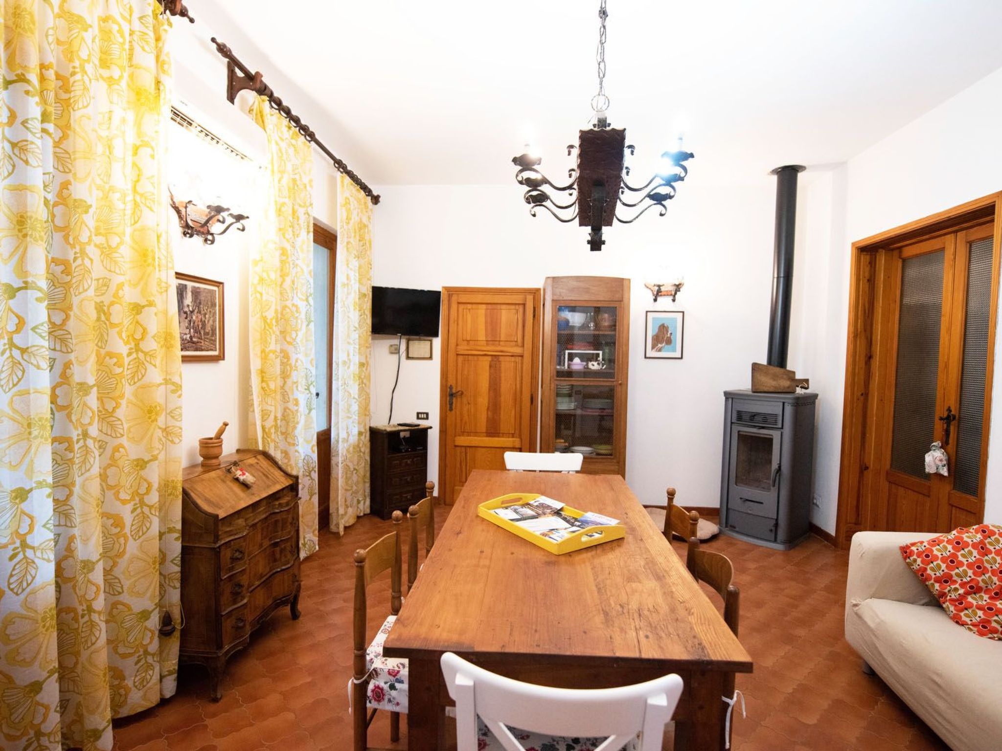 Haus inmitten der Natur mit Schwimmbad-Binnen