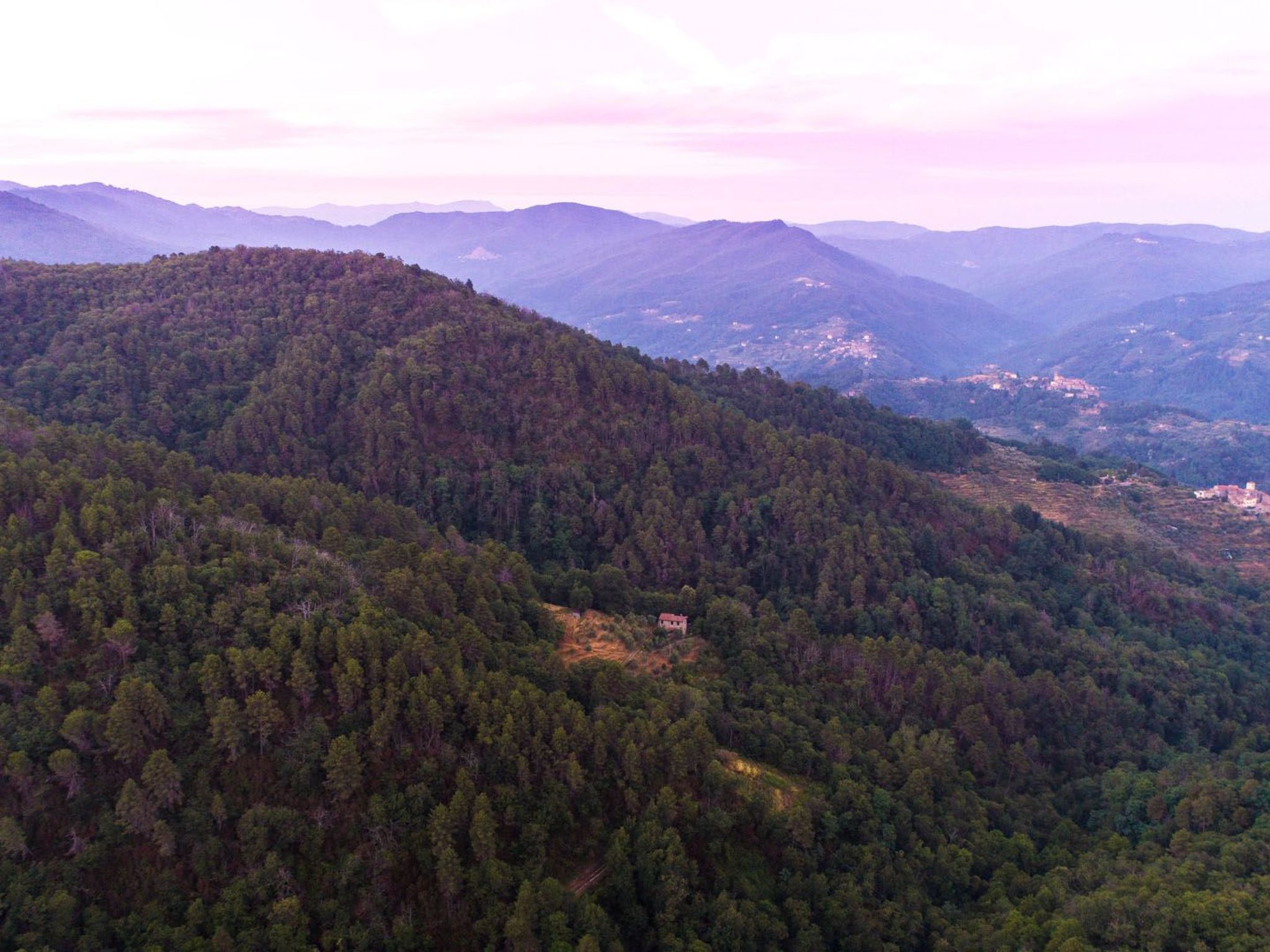 Haus inmitten der Natur mit Schwimmbad-Binnen