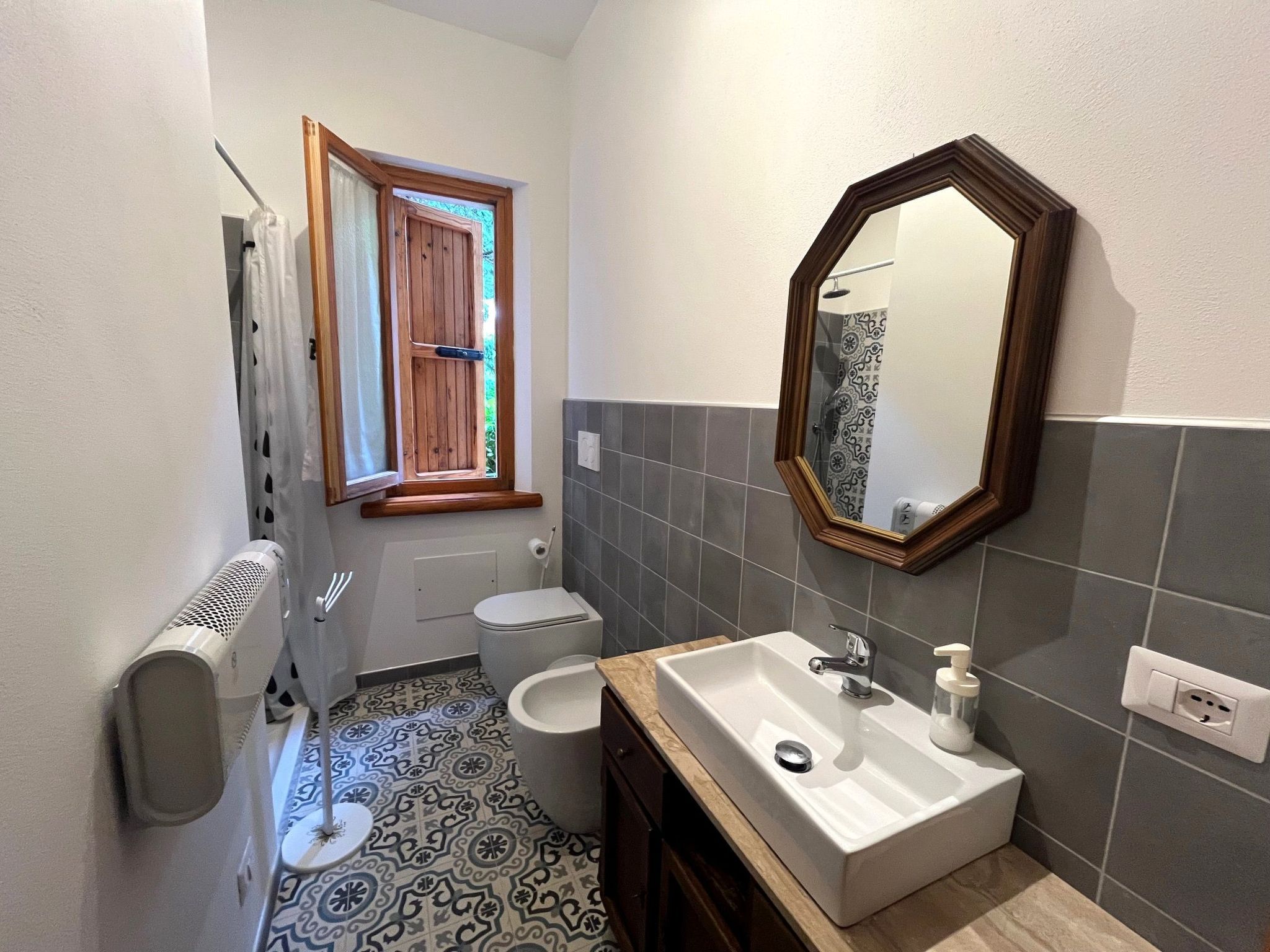 Haus inmitten der Natur mit Schwimmbad-Binnen