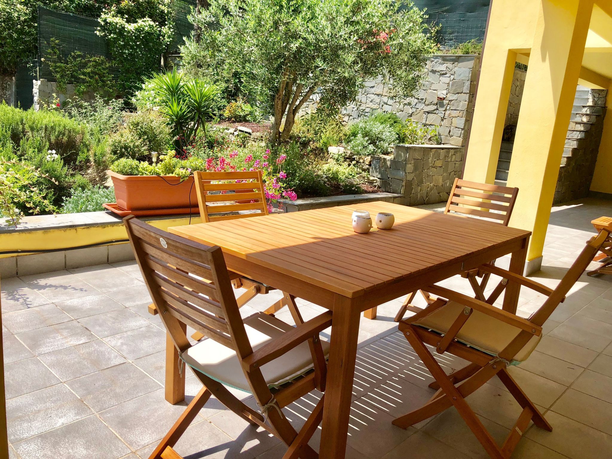 Wohnung mit großer privater Terrasse im Grünen-Binnen