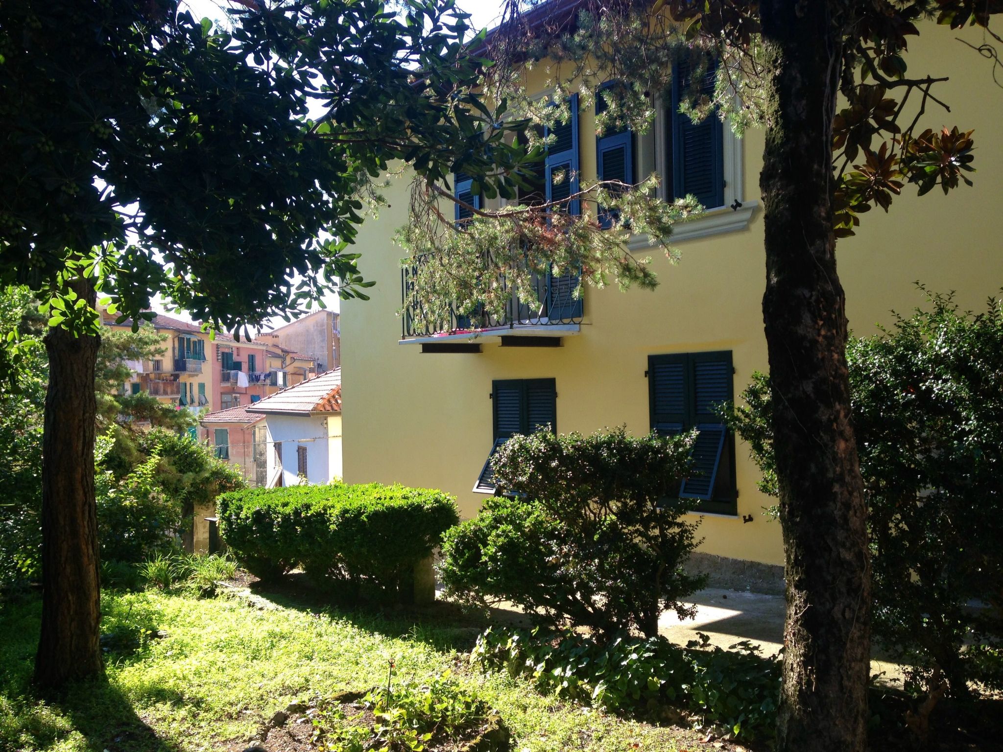 Wohnung mit großer privater Terrasse im Grünen-Binnen