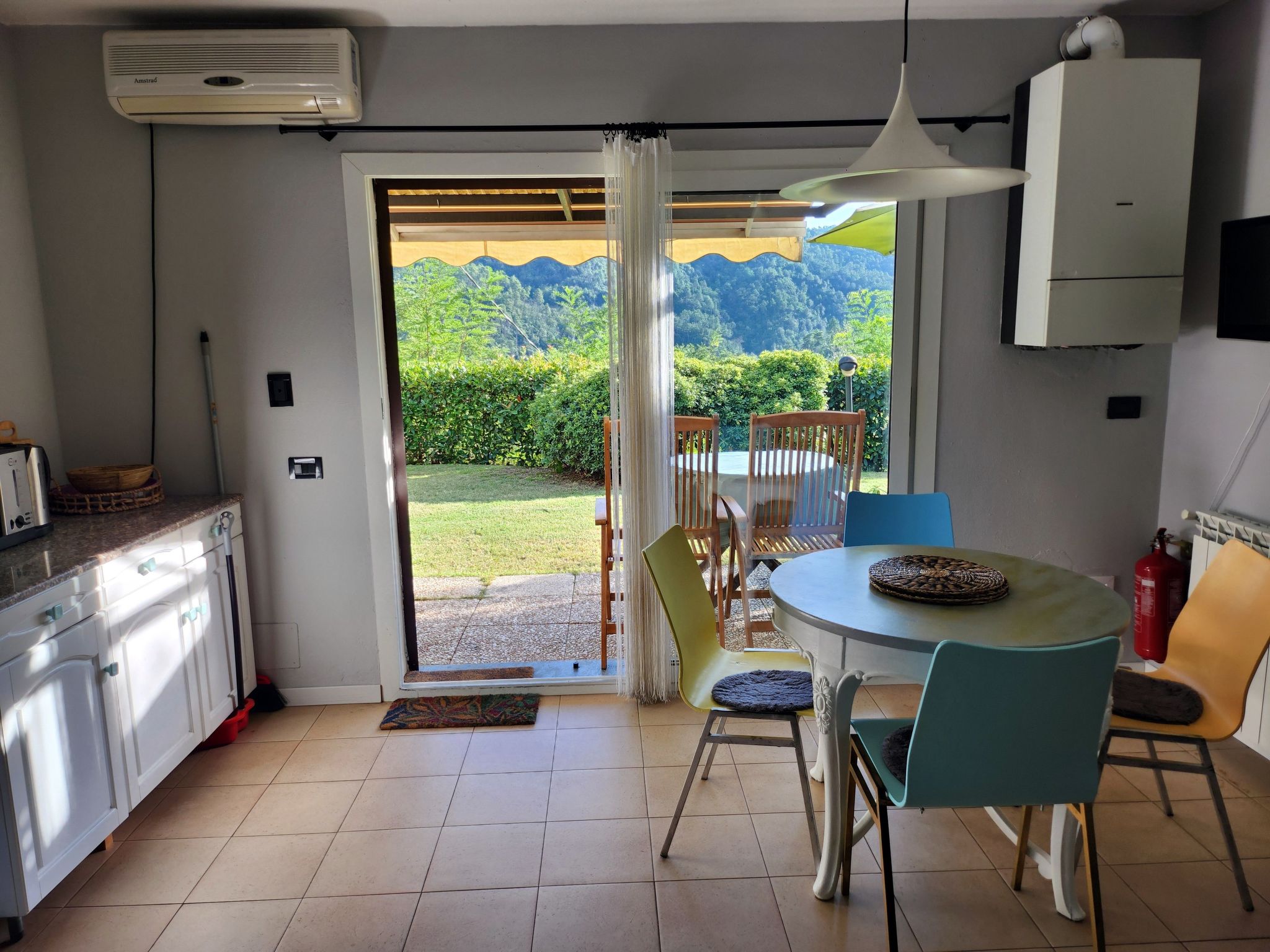 In mediterraner Kulisse-Inside