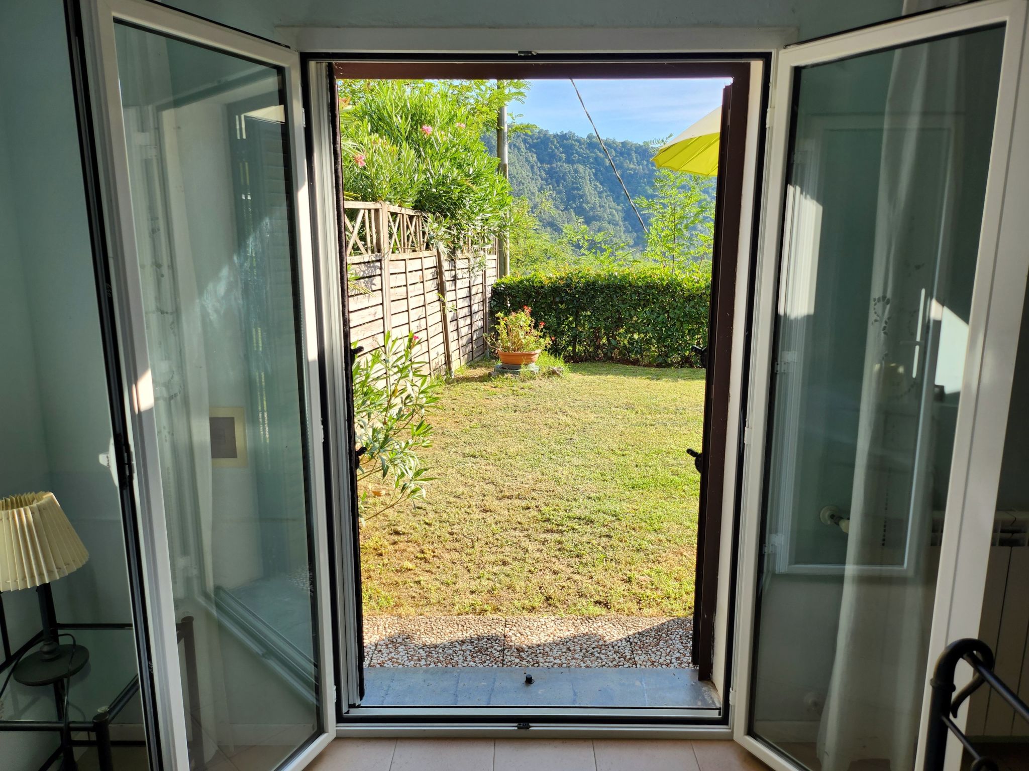 In mediterraner Kulisse-Inside