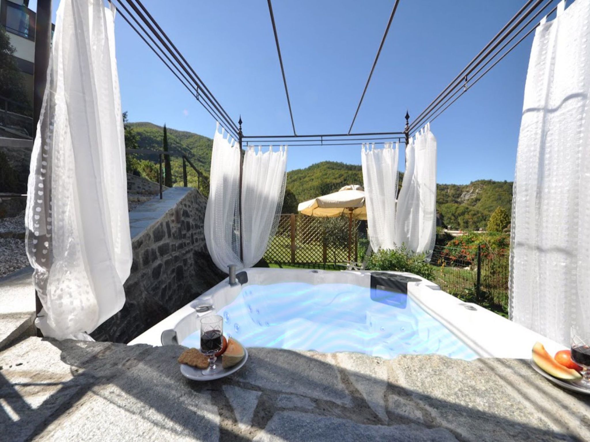 Ferienhaus mit umzäuntem Garten in Londa (Italien) und 1 Hund erlaubt