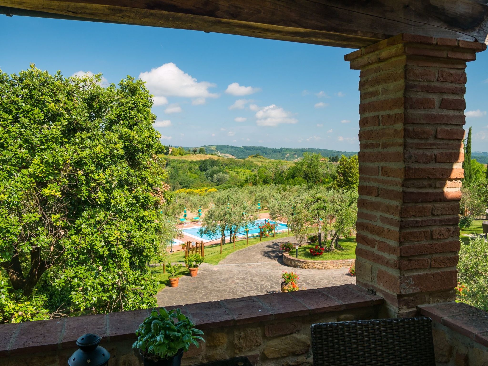 Drei-Zimmer-Wohnungen Borgo Collelungo, erster Stock-Binnen