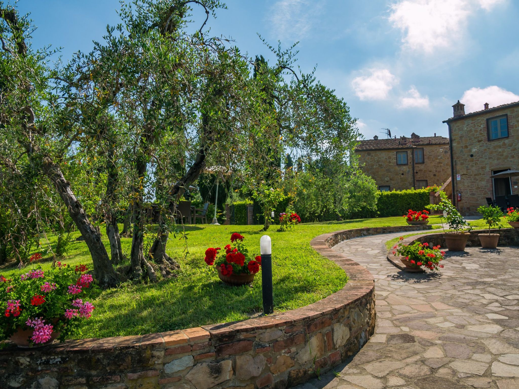 Drei-Zimmer-Wohnungen Borgo Collelungo, erster Stock-Binnen
