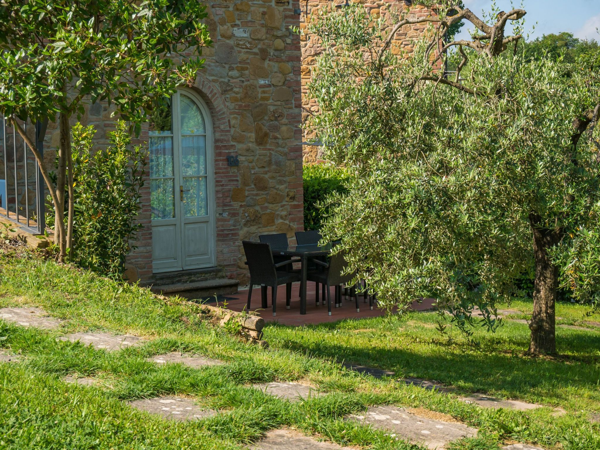 Drei-Zimmer-Wohnungen Borgo Collelungo auf zwei Etagen-Drinnen