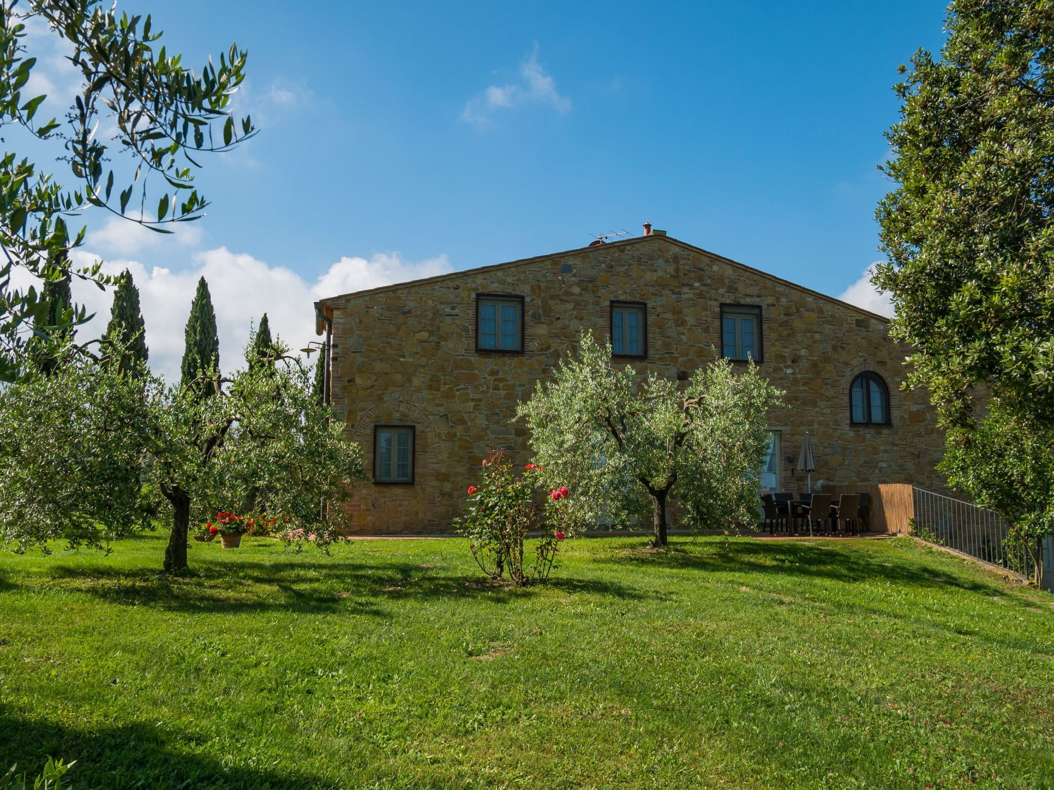 Drei-Zimmer-Wohnungen Borgo Collelungo auf zwei Etagen-Drinnen