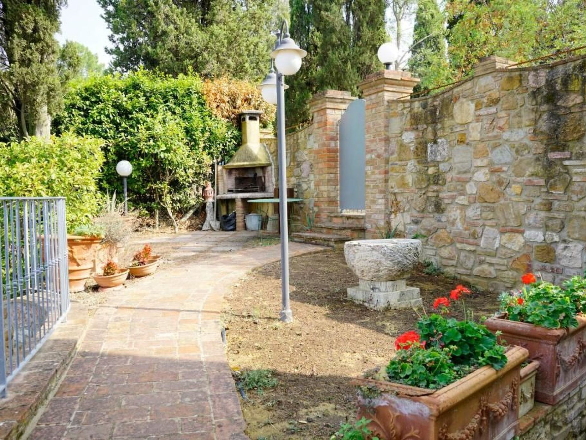 Ferienhaus mit umzäuntem Garten in Castelfalfi (Italien) und 1 Hund erlaubt