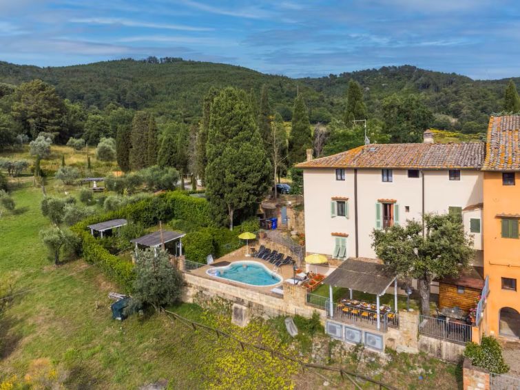 Villa Antica Pietra: Authentiek Toscaans landhuis met privézwembad voor 9 personen in Castelfalfi