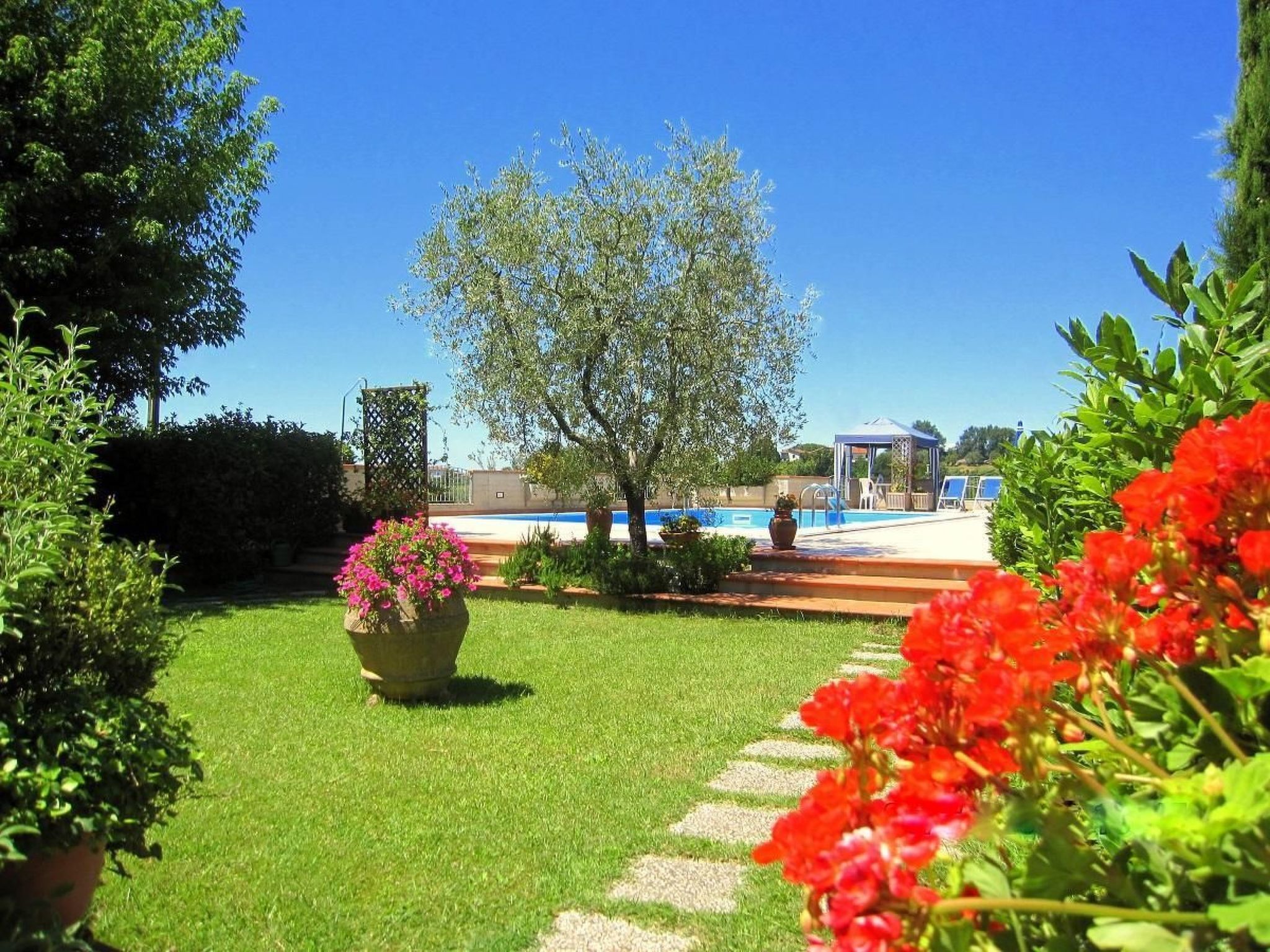 Anwesen mit Gemeinschaftspool-Binnen