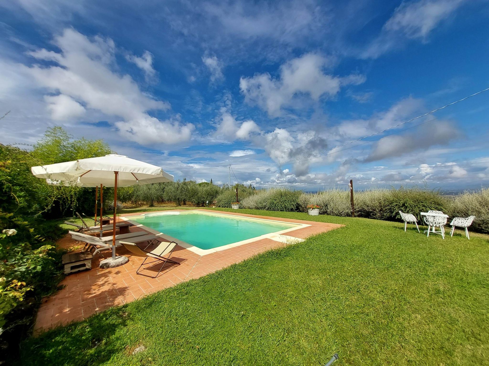 Schönes Ferienhaus in Gambassi Terme mit Privatem Pool-Dedans